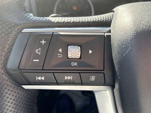 Used 2023 Mitsubishi Outlander SE image 30