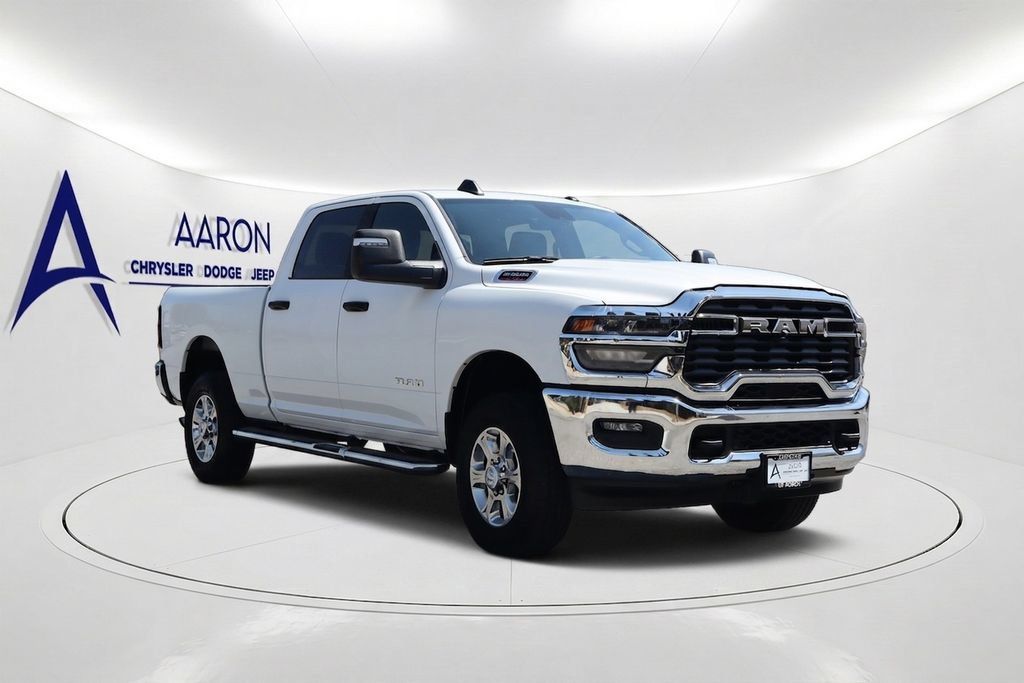 Used 2025 RAM 2500 Big Horn AWD/4WD image 3
