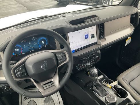 New 2026 Ford Bronco Outer Banks AWD/4WD image 25
