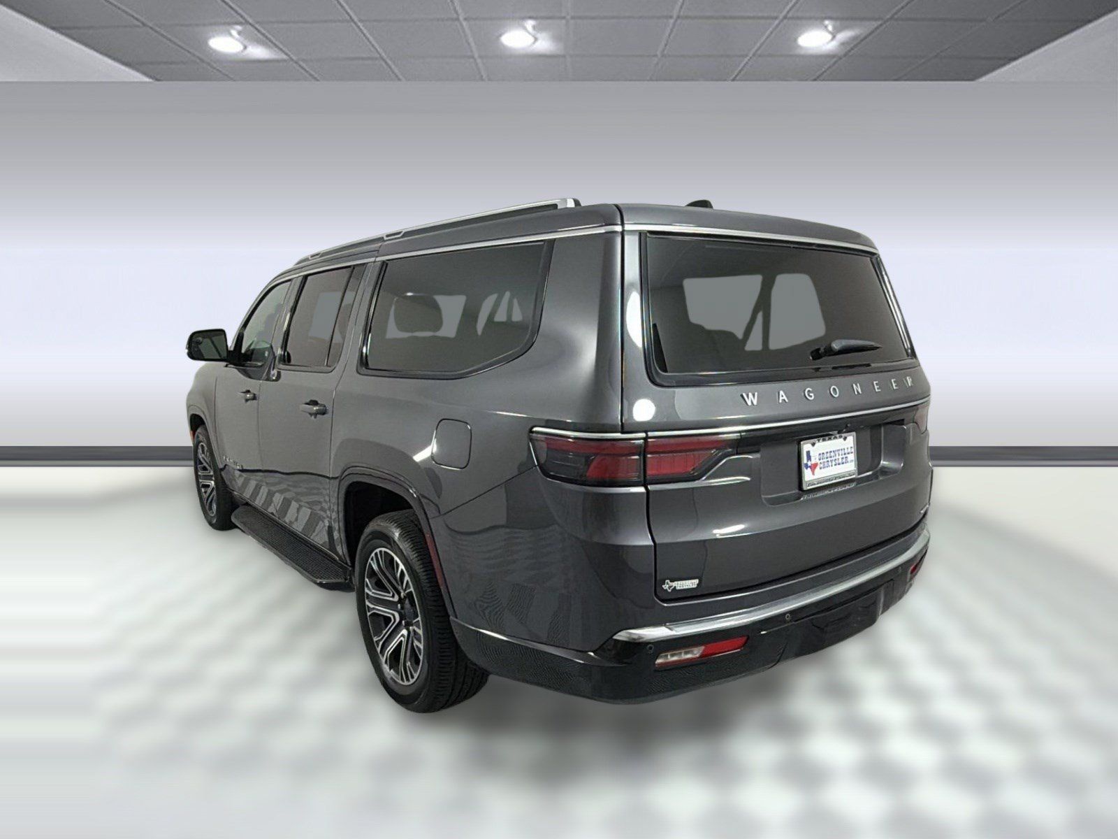 Used 2024 Jeep Wagoneer L Series II w/ Flexible Seating Group AWD/4WD image 3
