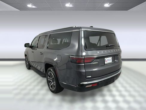 Used 2024 Jeep Wagoneer L Series II w/ Flexible Seating Group AWD/4WD image 3