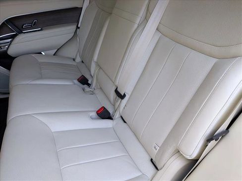 Used 2023 Land Rover Range Rover SE image 15
