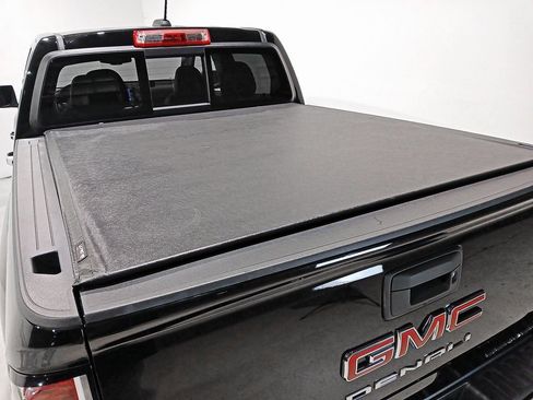 Certified 2022 GMC Canyon Denali image 7