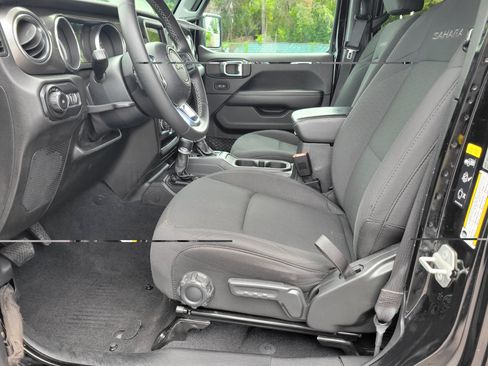 Used 2020 Jeep Wrangler Unlimited Sahara AWD/4WD image 27