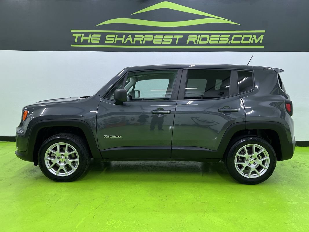 Used 2023 Jeep Renegade Latitude AWD/4WD image 6