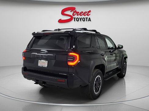 Certified 2025 Toyota 4Runner TRD Off-Road image 4