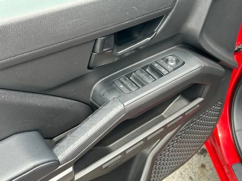 Used 2025 Toyota Tacoma SR5 AWD/4WD image 21