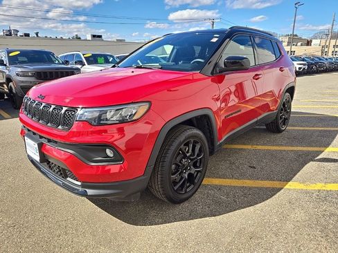 Used 2023 Jeep Compass Altitude w/ Convenience Group image 2