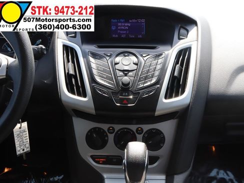 Used 2013 Ford Focus SE FWD image 19