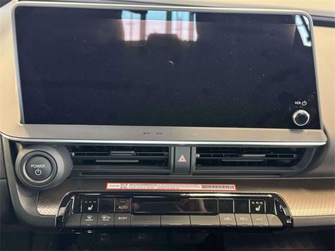 Used 2025 Toyota Prius XLE image 23