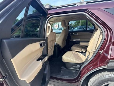 Used 2022 Ford Explorer XLT w/ Equipment Group 202A RWD image 14