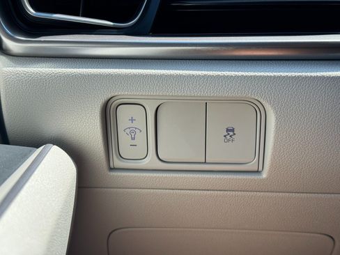 Used 2024 Kia Sorento S FWD image 16
