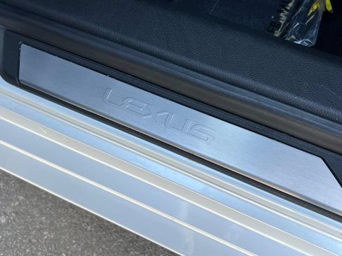 Used 2025 Lexus ES 300h w/ Premium Package FWD image 19