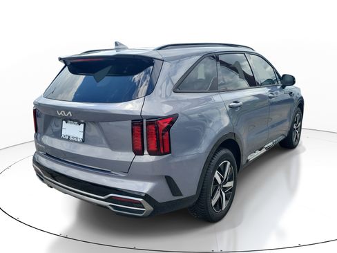 Used 2023 Kia Sorento S w/ Panoramic Sunroof Package FWD image 6