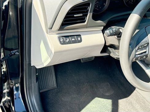 Used 2020 Hyundai Elantra SEL FWD image 11