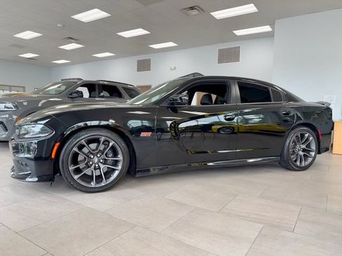 Used 2023 Dodge Charger Scat Pack w/ Plus Group RWD image 4
