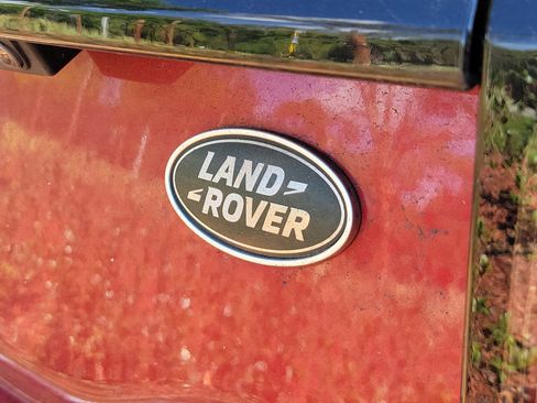 Used 2023 Land Rover Discovery Sport S image 5