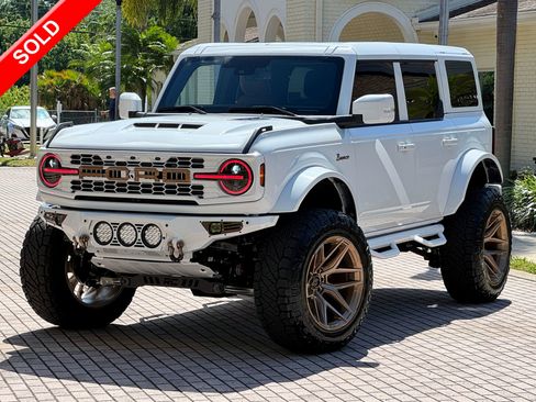 Used 2025 Ford Bronco Outer Banks AWD/4WD image 1