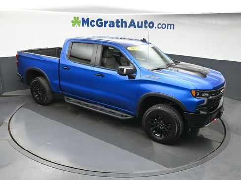 Used 2023 Chevrolet Silverado 1500 ZR2 w/ Technology Package AWD/4WD image 3