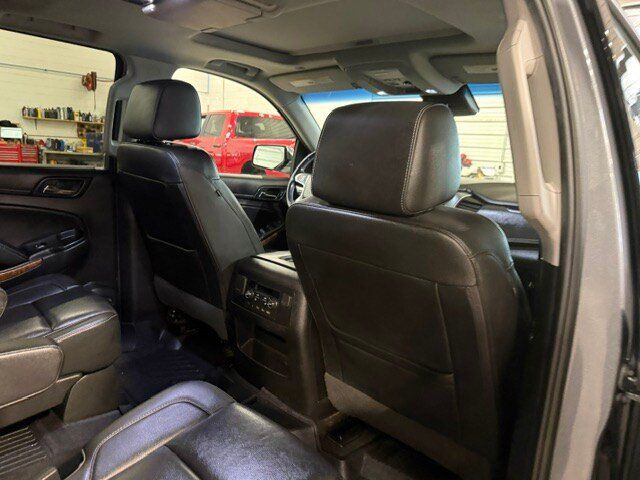 Used 2018 Chevrolet Suburban Premier AWD/4WD image 18