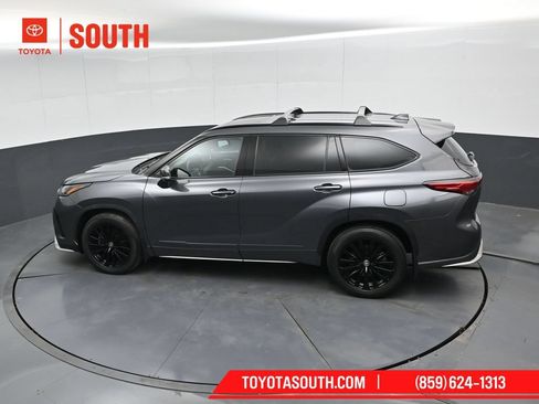 Used 2023 Toyota Highlander XSE AWD/4WD image 55