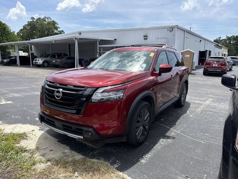 Certified 2023 Nissan Pathfinder SL w/ SL Premium Package FWD image 2