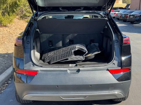 Used 2023 Chevrolet Bolt EUV LT w/ Convenience Package image 9