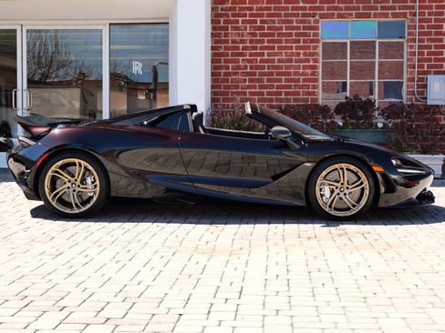 Used 2024 McLaren 750S Spider image 3