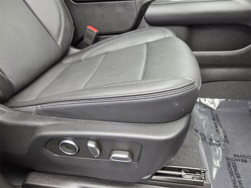 Used 2023 GMC Yukon Denali w/ Advanced Technology Package image 21