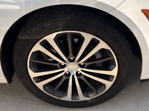Used 2019 Buick Regal Essence w/ Driver Confidence Package I FWD image 13