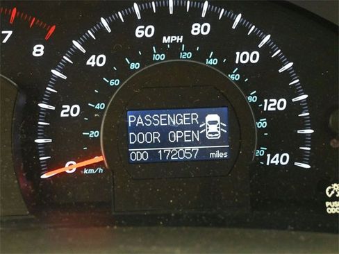 Used 2011 Toyota Camry XLE image 30