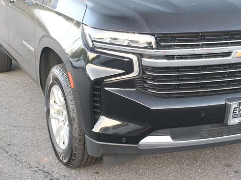 Used 2023 Chevrolet Suburban LT AWD/4WD image 9