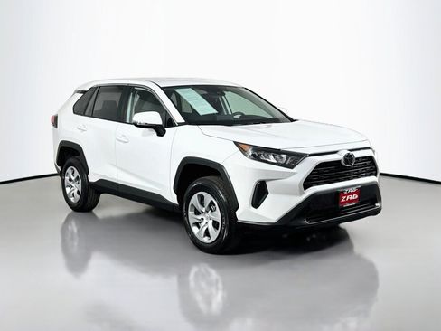 Used 2022 Toyota RAV4 LE AWD/4WD image 7