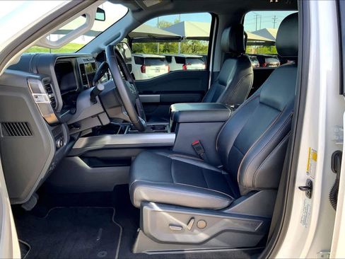 Used 2026 Ford F250 Lariat w/ Tremor Off-Road Package image 8