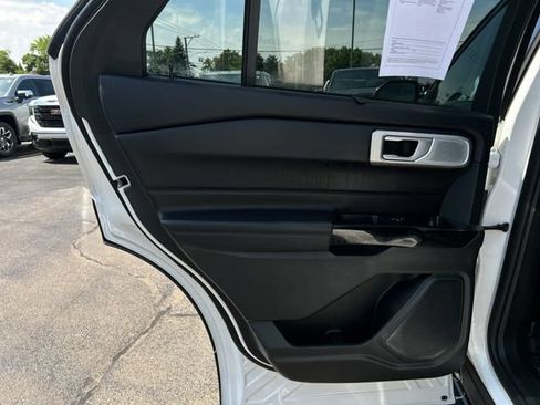 Used 2023 Ford Explorer Platinum w/ Technology Package AWD/4WD image 23