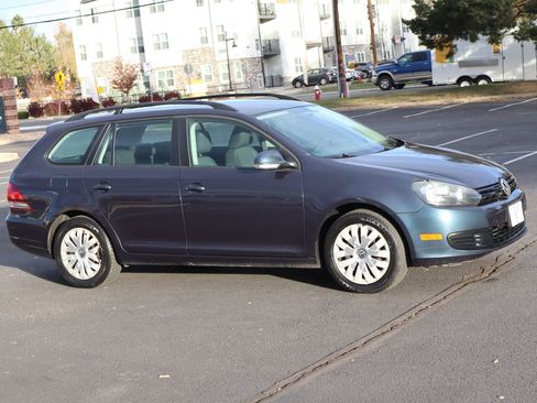 Used 2010 Volkswagen Jetta S image 2