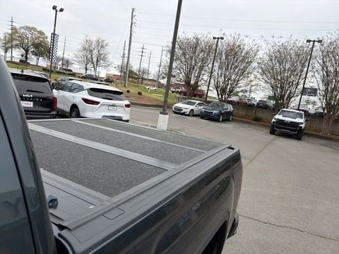 Used 2017 GMC Sierra 1500 SLT w/ Texas SLT Premium Package image 14