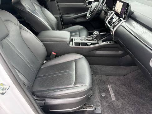 Used 2023 Kia Sorento S w/ Panoramic Sunroof Package image 14