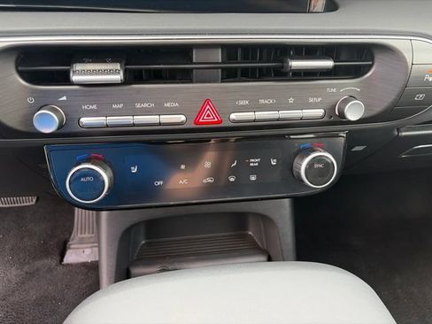 Used 2026 Hyundai Palisade SEL FWD image 15