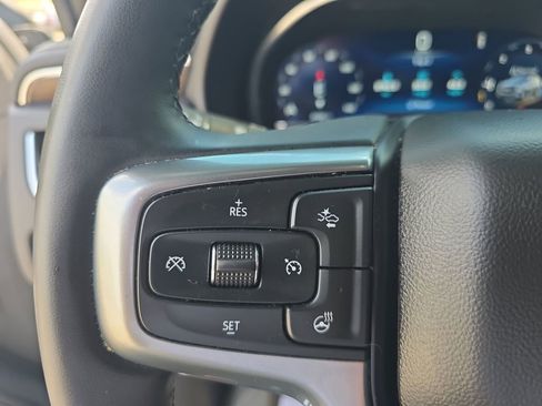 Used 2024 Chevrolet Tahoe Premier AWD/4WD image 32