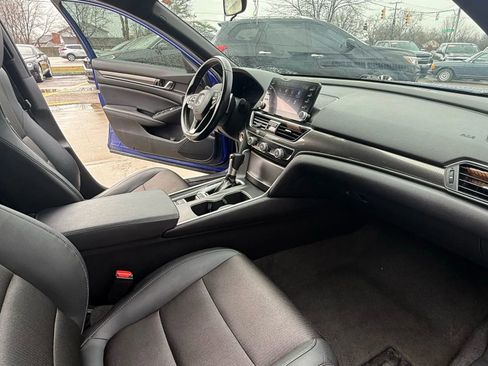 Used 2020 Honda Accord Sport image 11