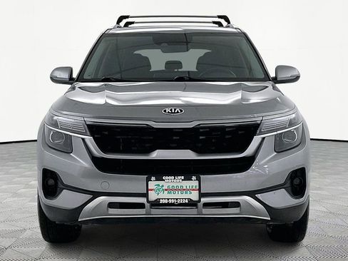Used 2021 Kia Seltos EX image 2