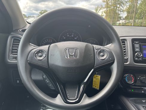 Used 2022 Honda HR-V LX image 16