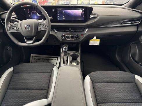 Used 2025 Buick Envista Preferred w/ Convenience I Package image 21
