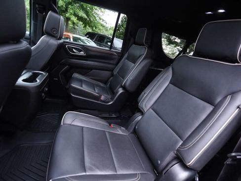 Used 2023 Chevrolet Suburban Premier AWD/4WD image 52