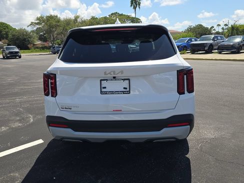 New 2026 Kia Sorento LX FWD image 7