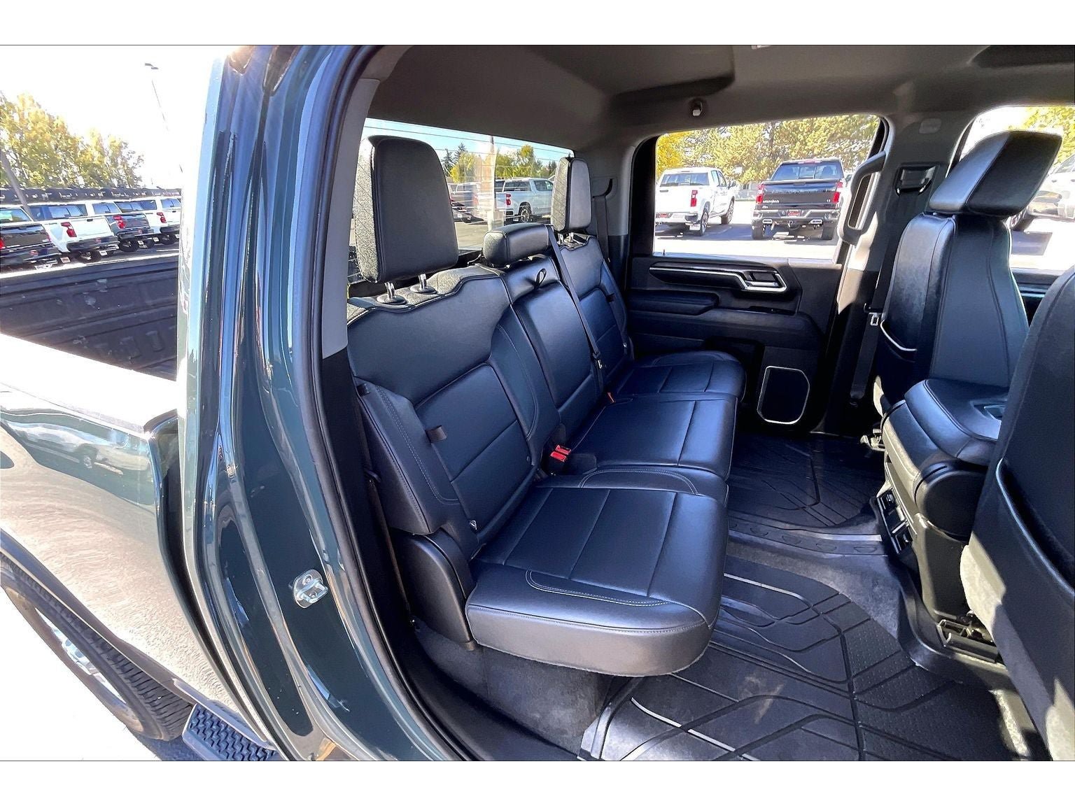 Used 2025 Chevrolet Silverado 3500 LTZ AWD/4WD image 28