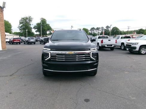 Used 2025 Chevrolet Tahoe LT AWD/4WD image 3
