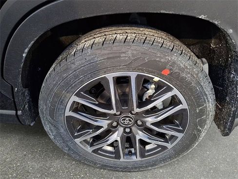 New 2026 Toyota Corolla Cross XLE image 6