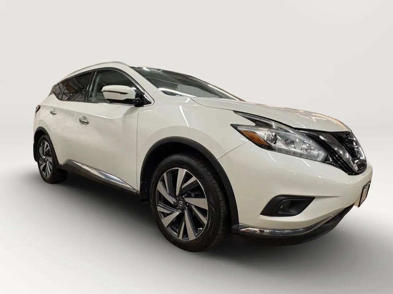 Used 2017 Nissan Murano Platinum w/ Platinum Technology Package AWD/4WD image 2